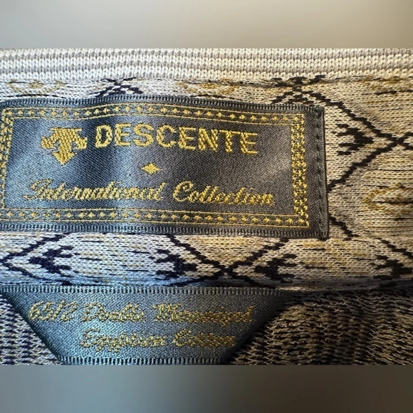 Descente grey and black patterned luxury golf shirt NWT - Picture 6 of 7